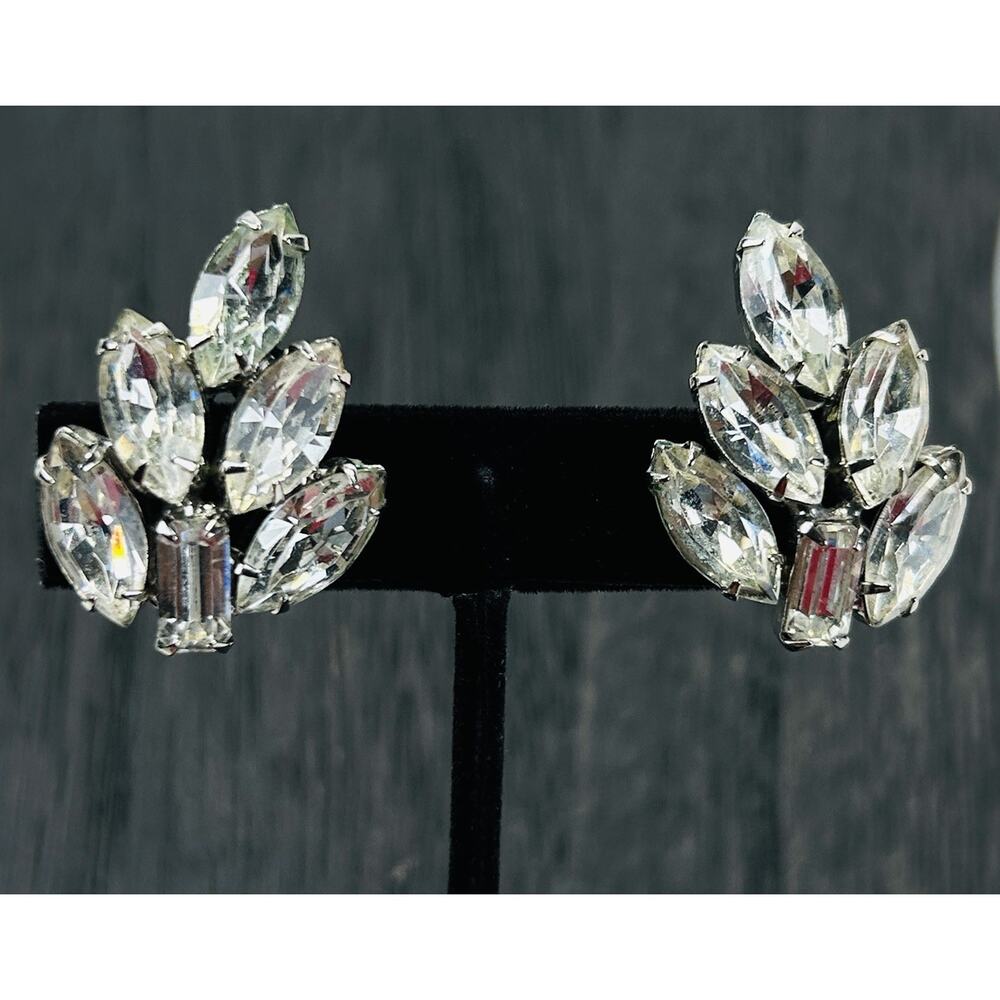 Vintage Rhinestone Earrings Weiss Clip On Retro Glam Wedding Prom Signed